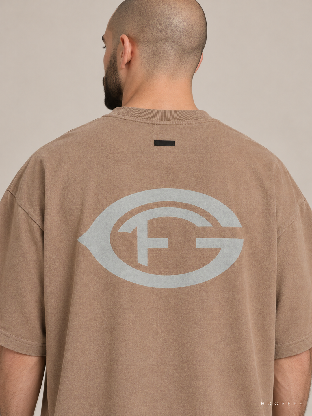 חולצת Fear of God Essentials – F OF G חימר – תקריב