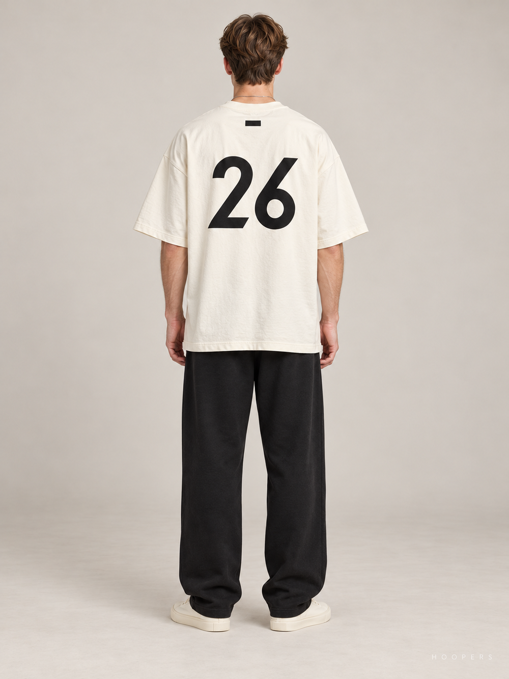 חולצת Fear of God Essentials – FG 26 אוף-וייט – גב
