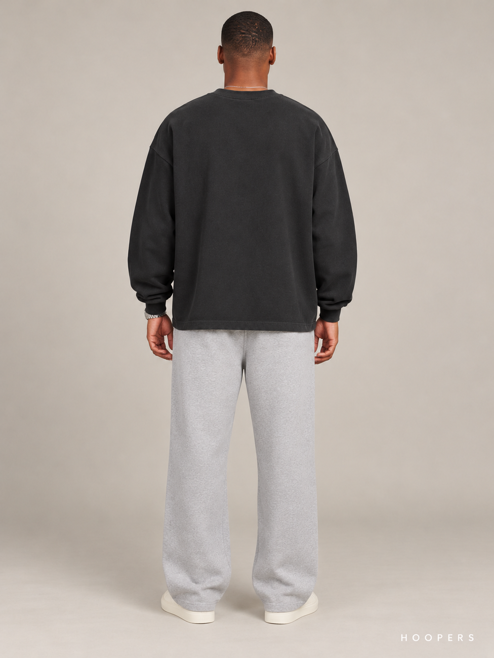 סווטשירט Fear of God Essentials – Arch Logo שחור דהוי – גב