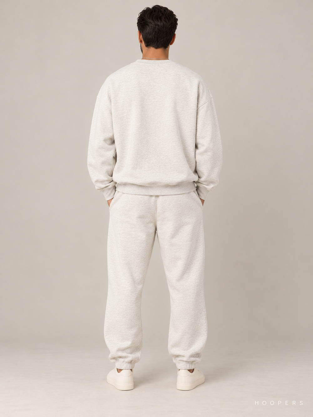 סווטשירט Fear of God Essentials – Script שמנת מלאנז' – גב