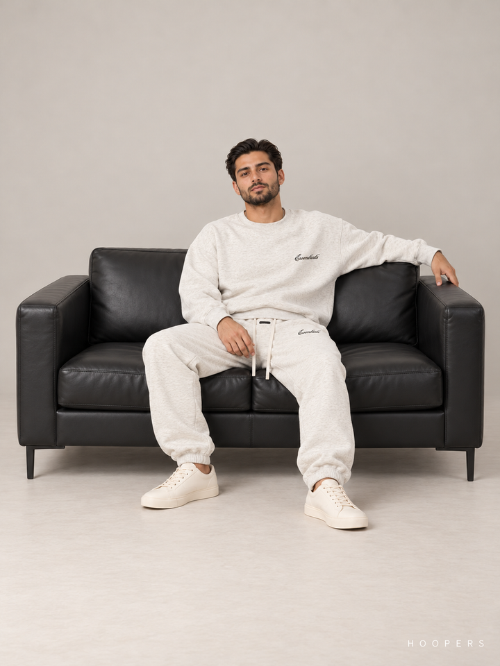 סווטשירט Fear of God Essentials – Script שמנת מלאנז' – סטודיו