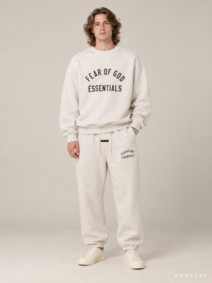 סווטשירט Fear of God Essentials – Arch שמנת מלאנז'