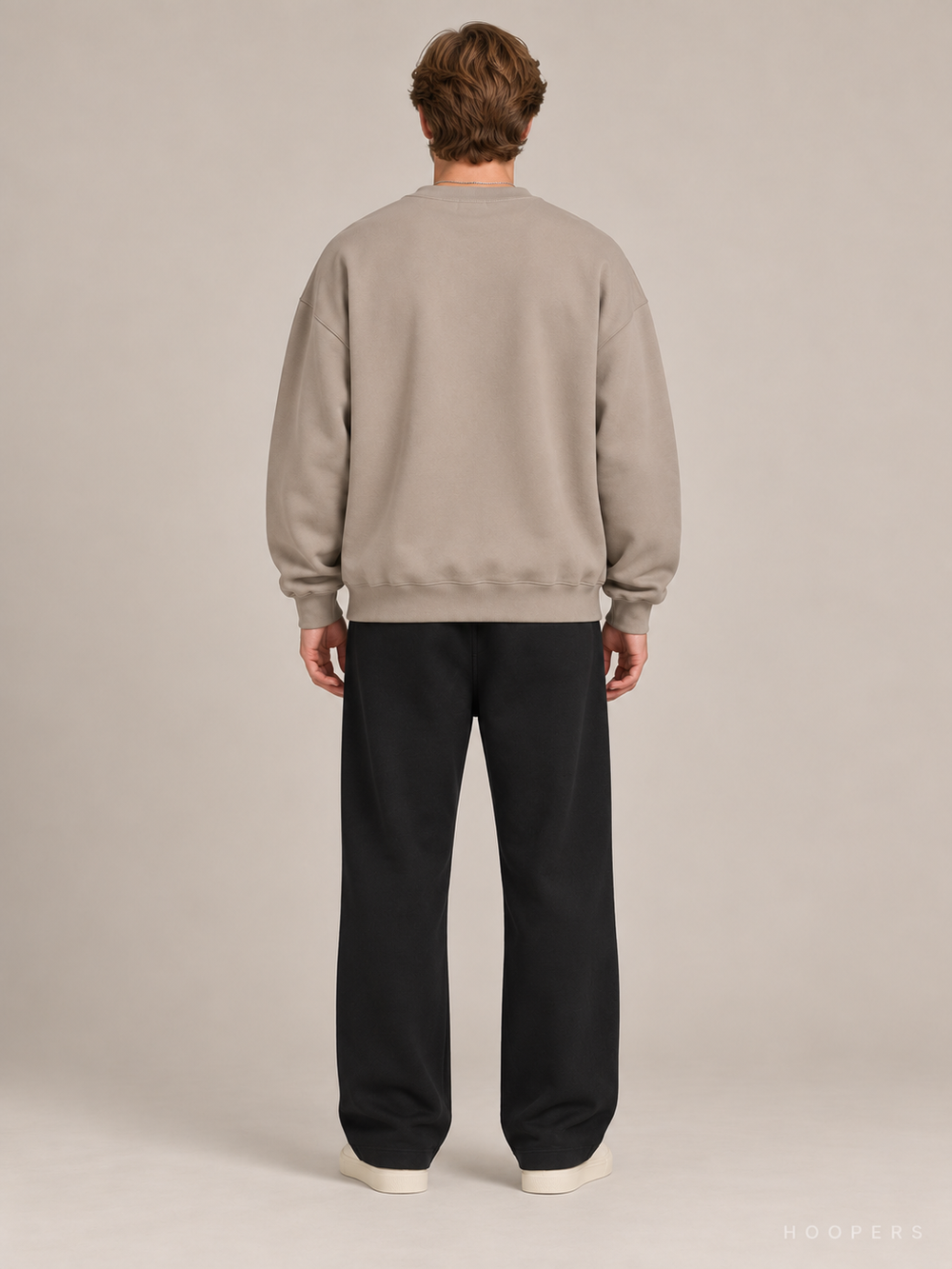 סווטשירט Fear of God Essentials – Arch Logo חול – גב