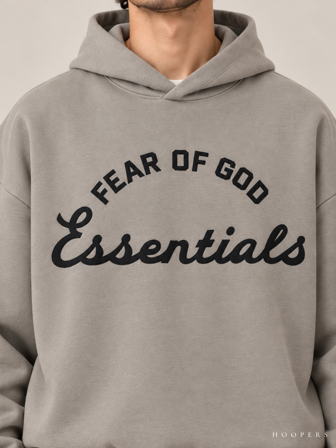 קפוצ'ון Fear of God Essentials – Big Script אפור – תקריב