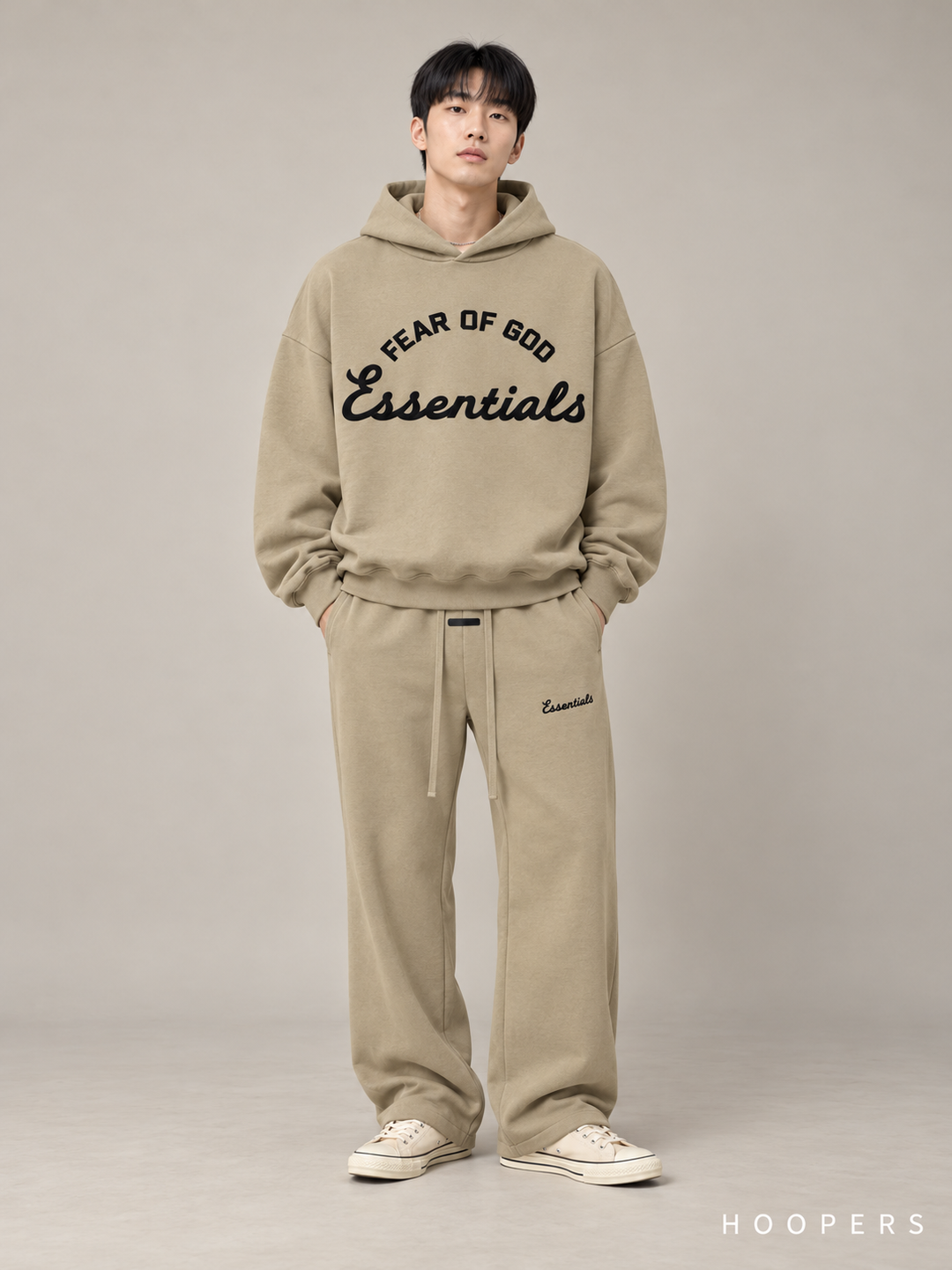 קפוצ'ון Fear of God Essentials – Big Script חאקי – חזית