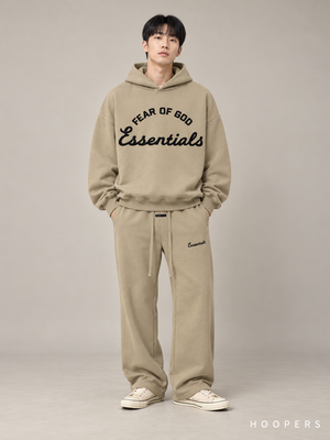 קפוצ'ון Fear of God Essentials – Big Script חאקי | HOOPERS