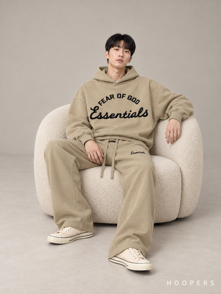 קפוצ'ון Fear of God Essentials – Big Script חאקי – סטודיו