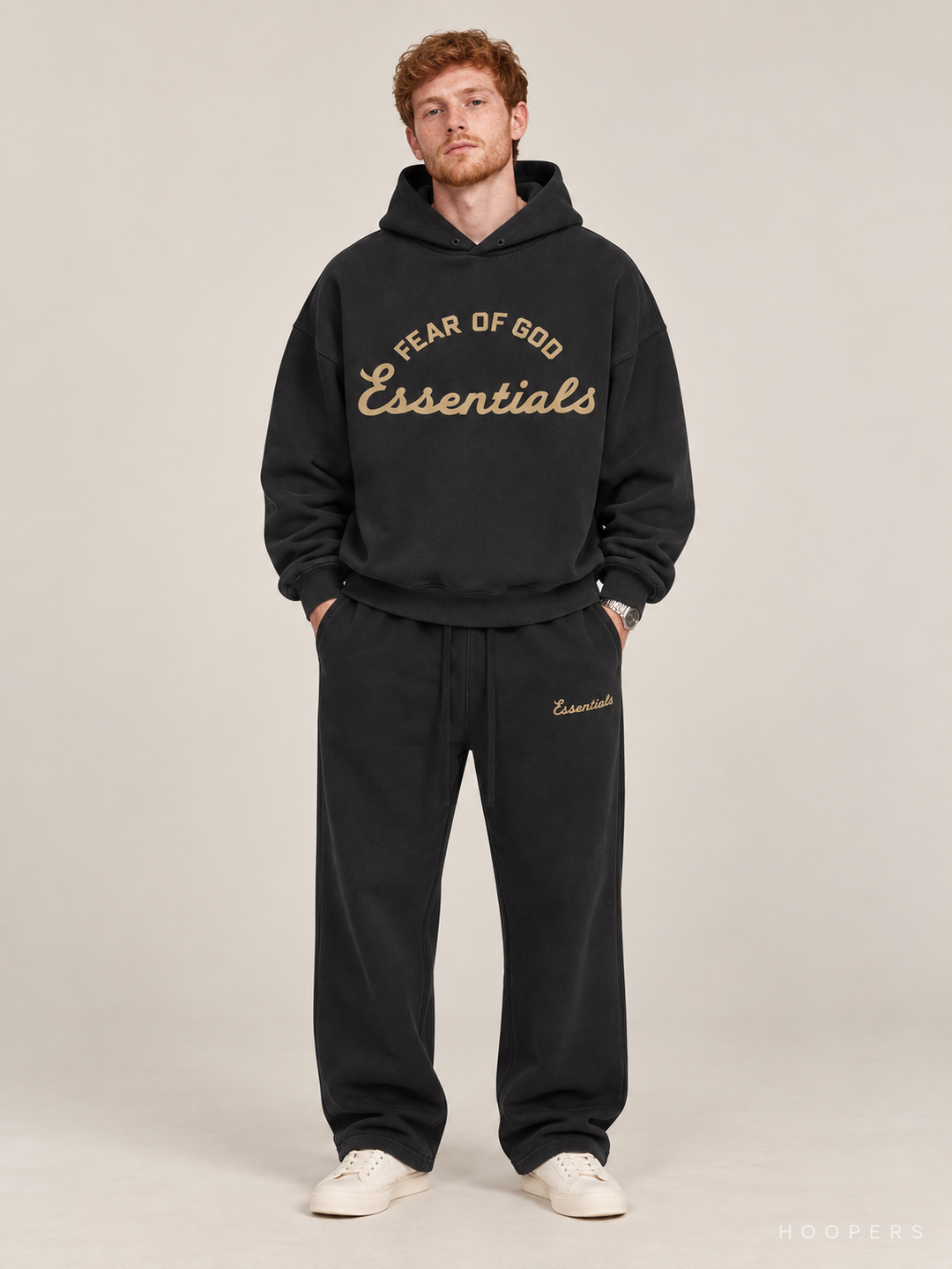 קפוצ'ון Fear of God Essentials – Big Script שחור דהוי – חזית