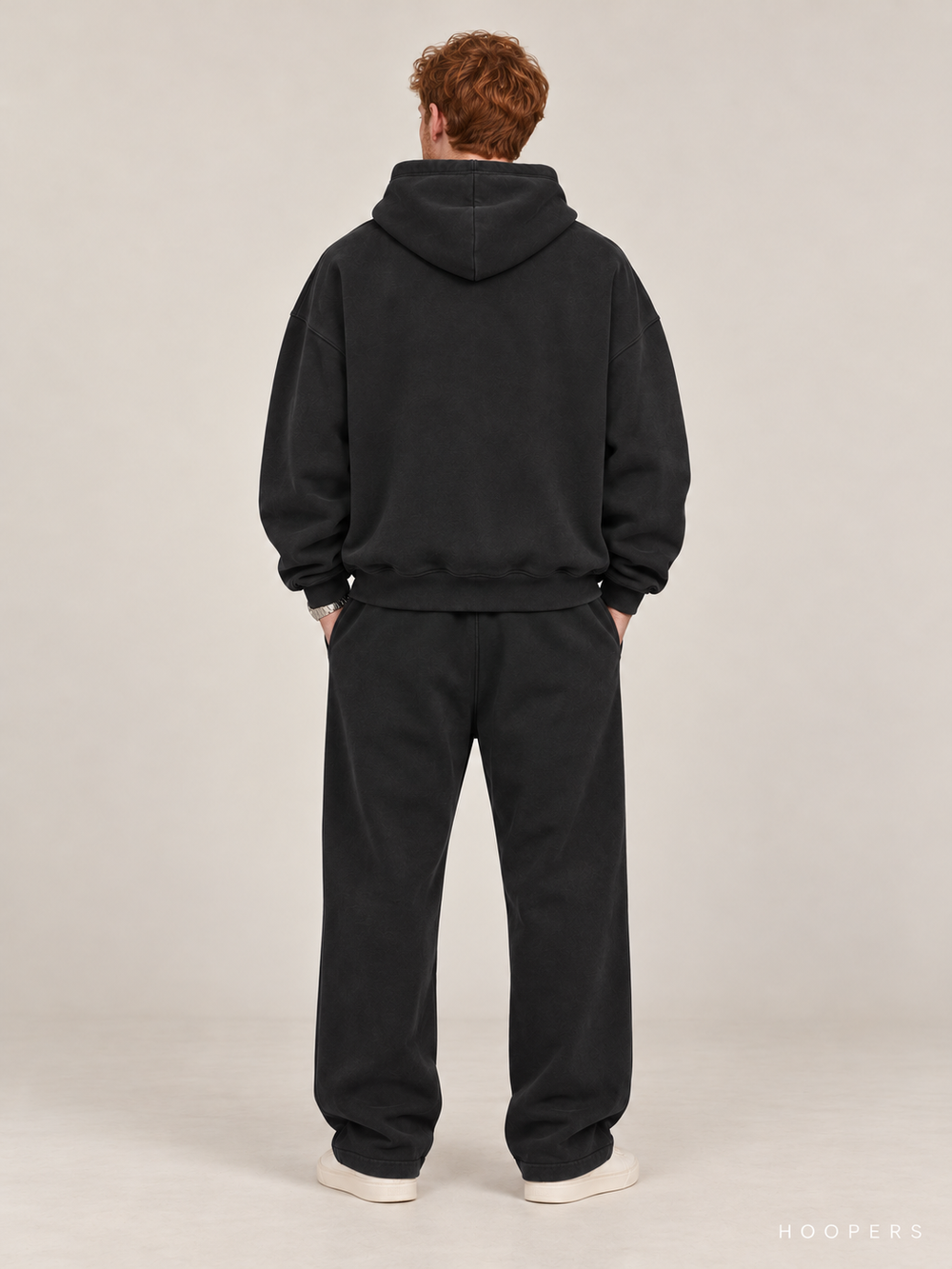 קפוצ'ון Fear of God Essentials – Big Script שחור דהוי – גב