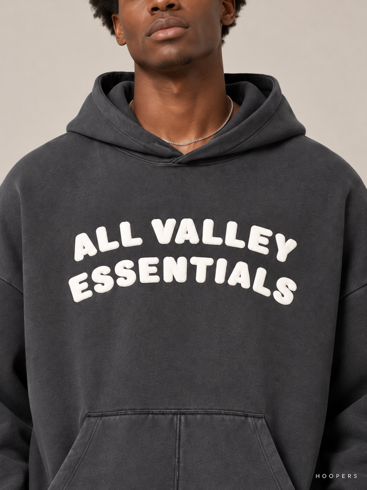 קפוצ'ון Fear of God Essentials – All Valley אפור פחם מכובס – תקריב
