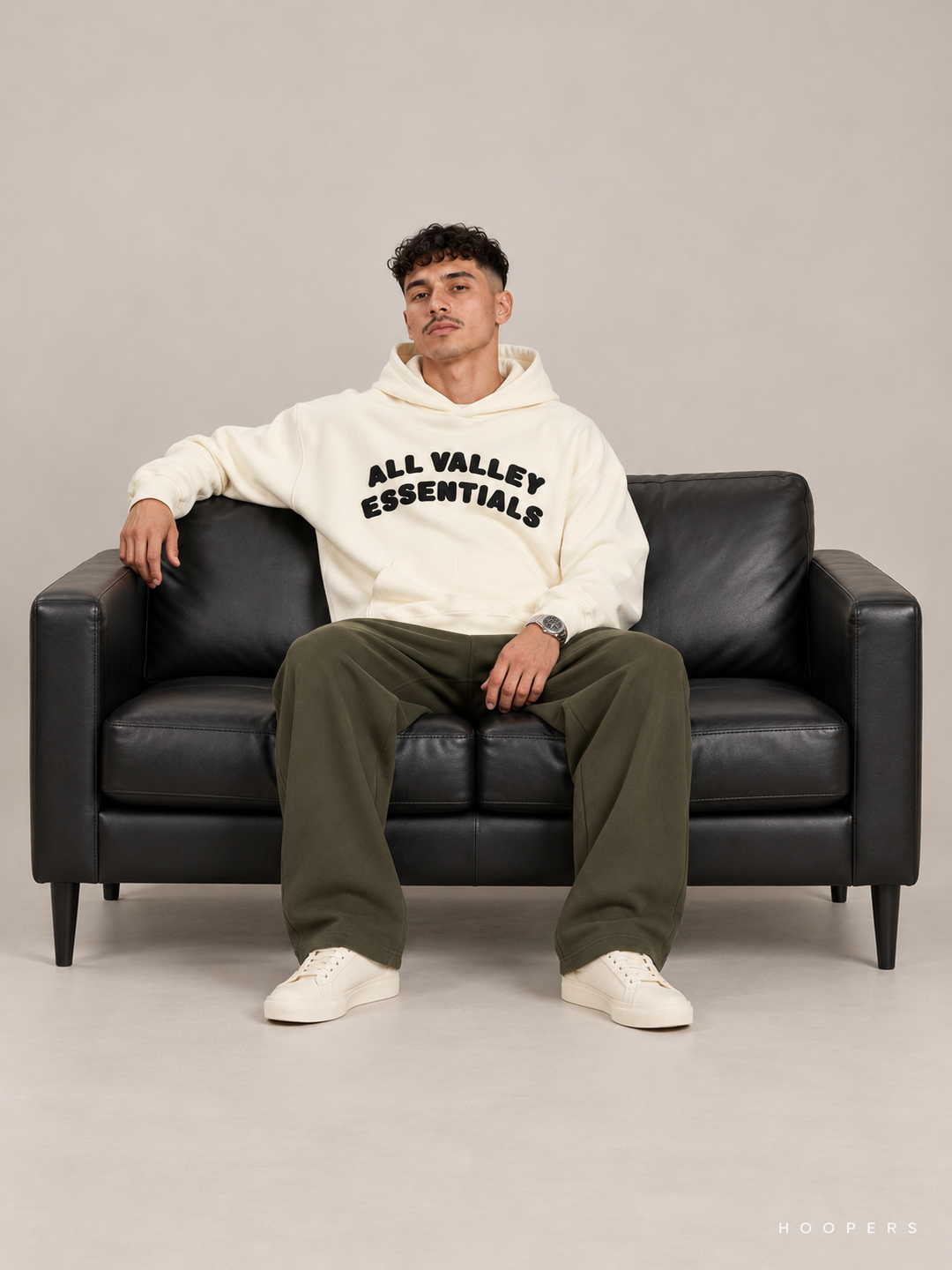 קפוצ'ון Fear of God Essentials – All Valley שמנת – סטודיו