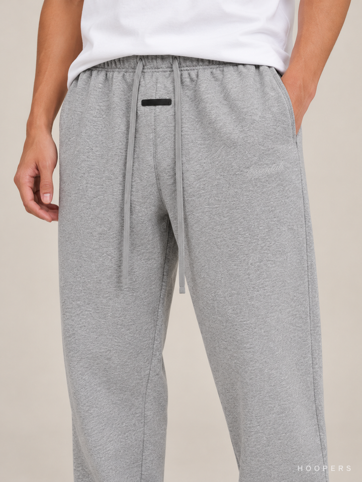 מכנס טרנינג Fear of God Essentials – Jogger אפור מלאנז' – תקריב