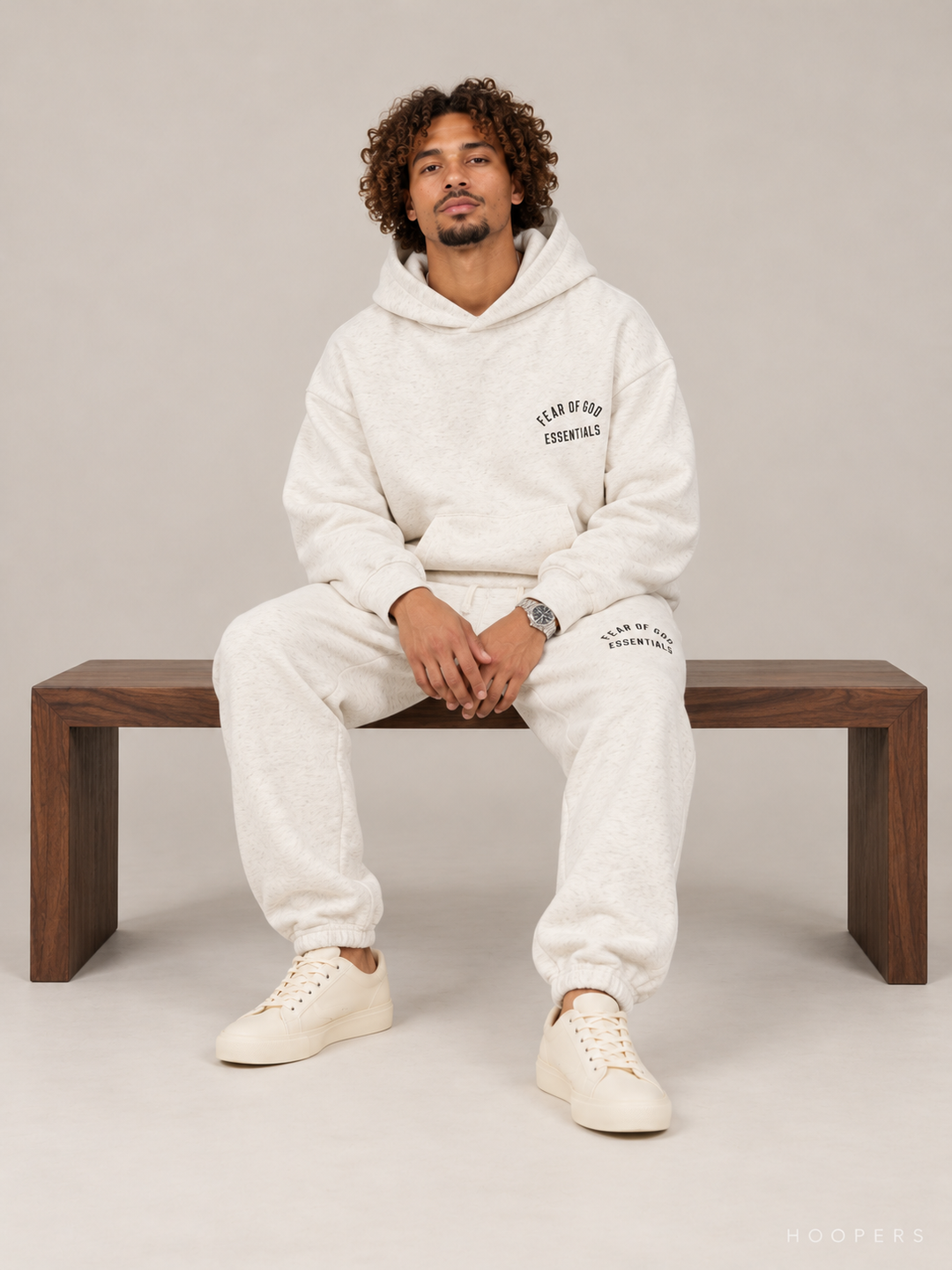 מכנס טרנינג Fear of God Essentials – Arch Jogger שמנת מלאנז' – סטודיו