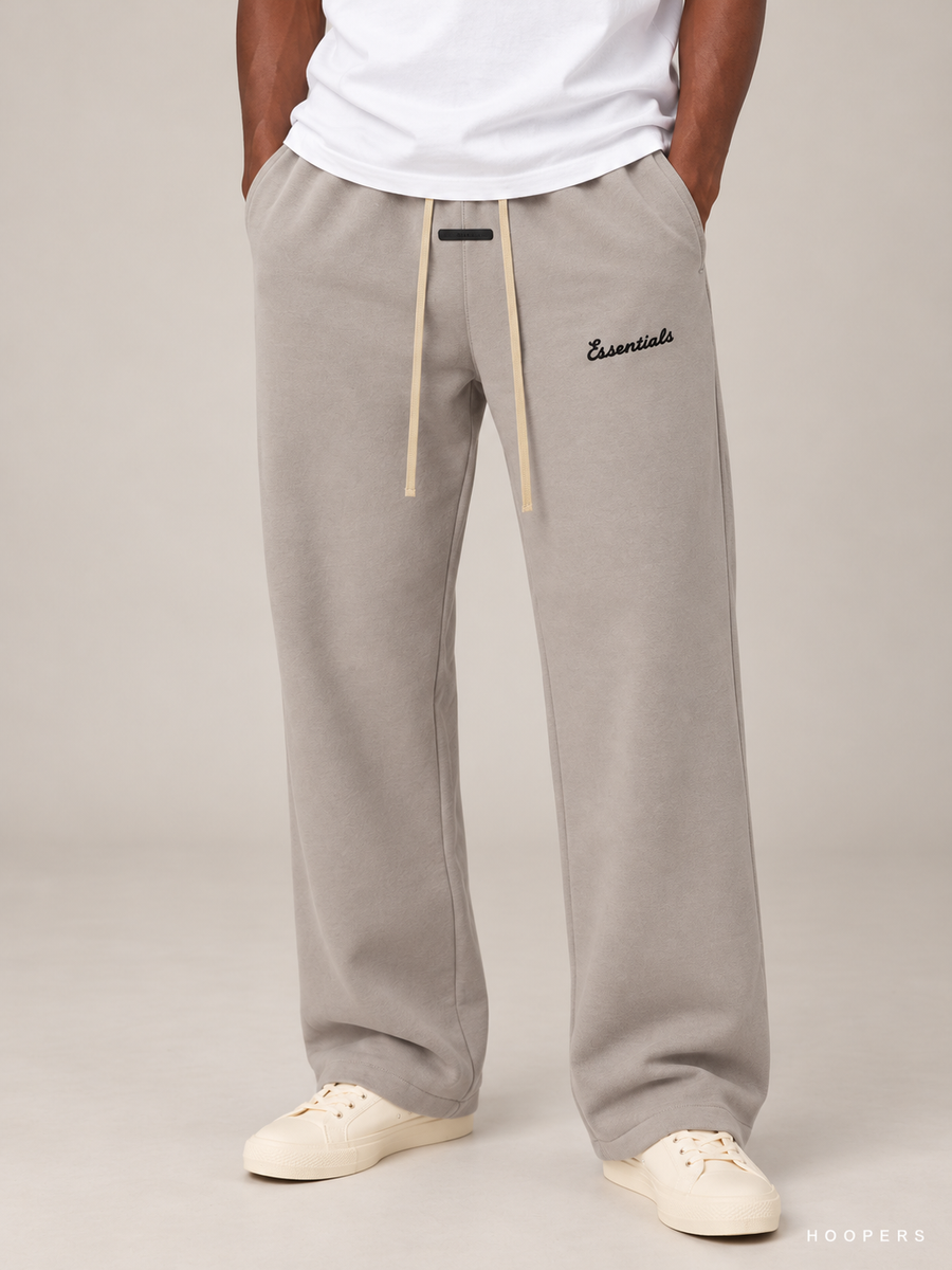 מכנס טרנינג Fear of God Essentials – Script אפור חם | HOOPERS