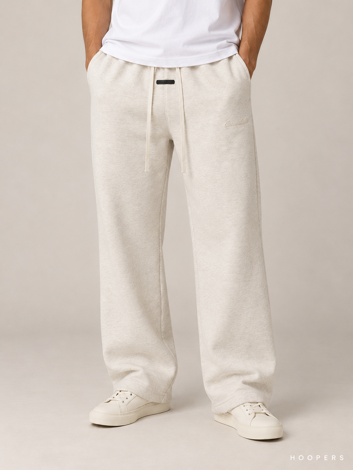 מכנס טרנינג Fear of God Essentials – Relaxed שמנת מלאנז' – תקריב