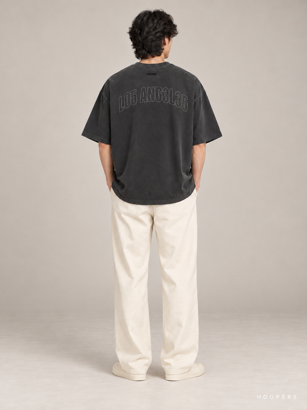 חולצת אוברסייז Fear of God Essentials – L05 ANG3L35 אפור פחם מכובס – גב