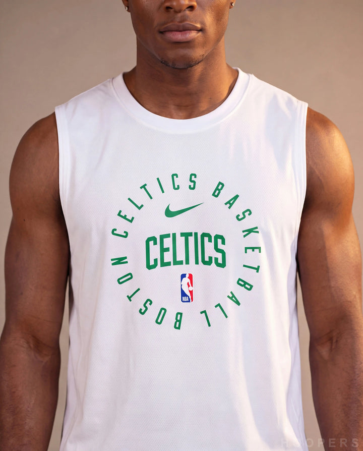 לוגו בוסטון סלטיקס על גופיית אימון HOOPERS