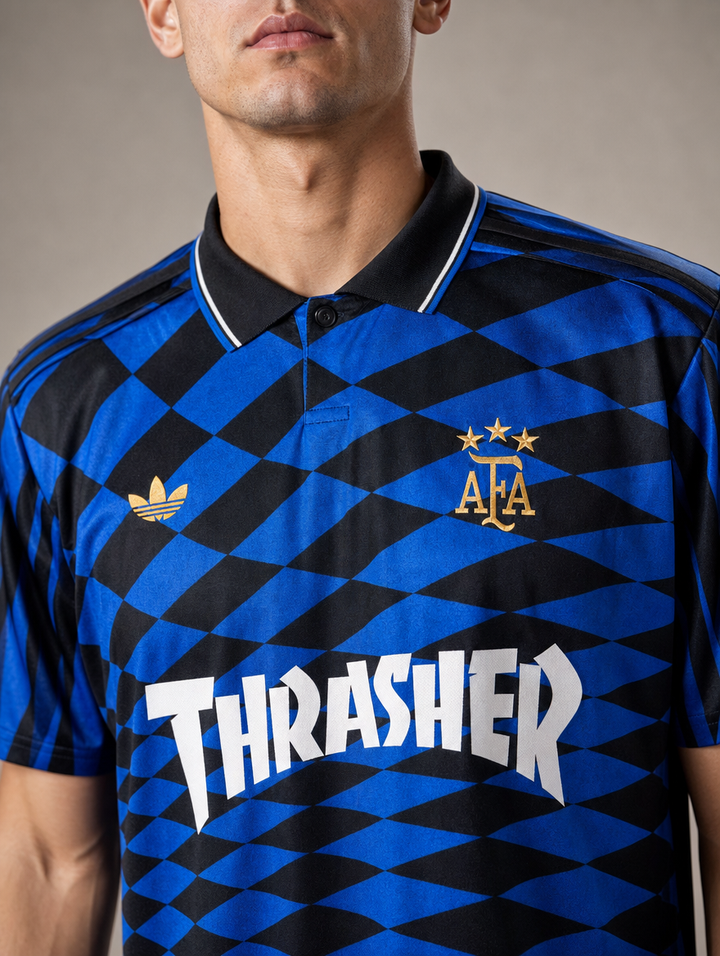 חולצת כדורגל ארגנטינה x THRASHER מהדורה מיוחדת (שחור/כחול) - detail