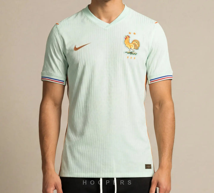 חולצת צרפת מונדיאל Mint Away - פרט סמל התרנגול HOOPERS