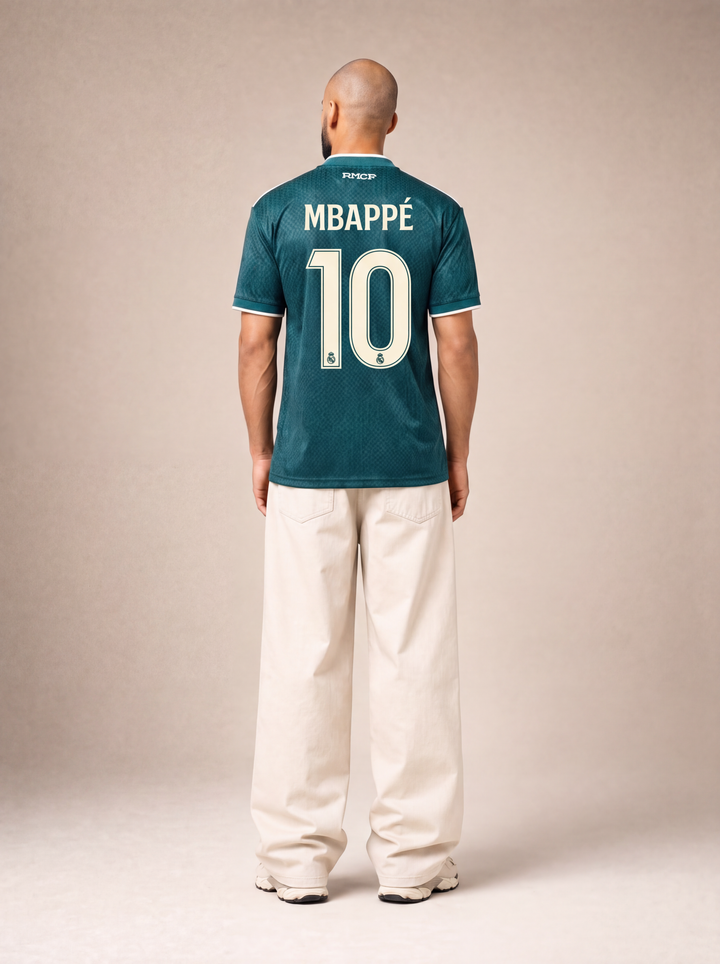 גב החולצה עם הדפסת MBAPPE 10 בשמנת