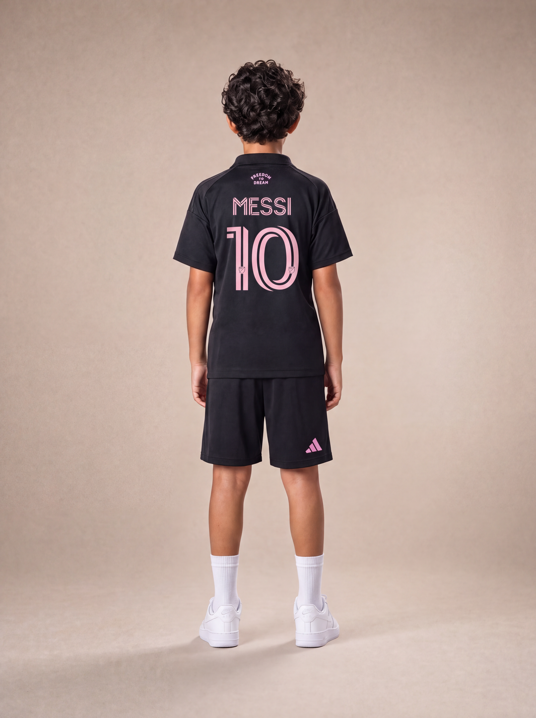 גב החליפה עם הדפסת MESSI 10 בוורוד