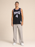 גופיית NBA כריס וובר סקרמנטו קינגס – שחור רטרו 2000/01 — משלוח מהיר | HOOPERS