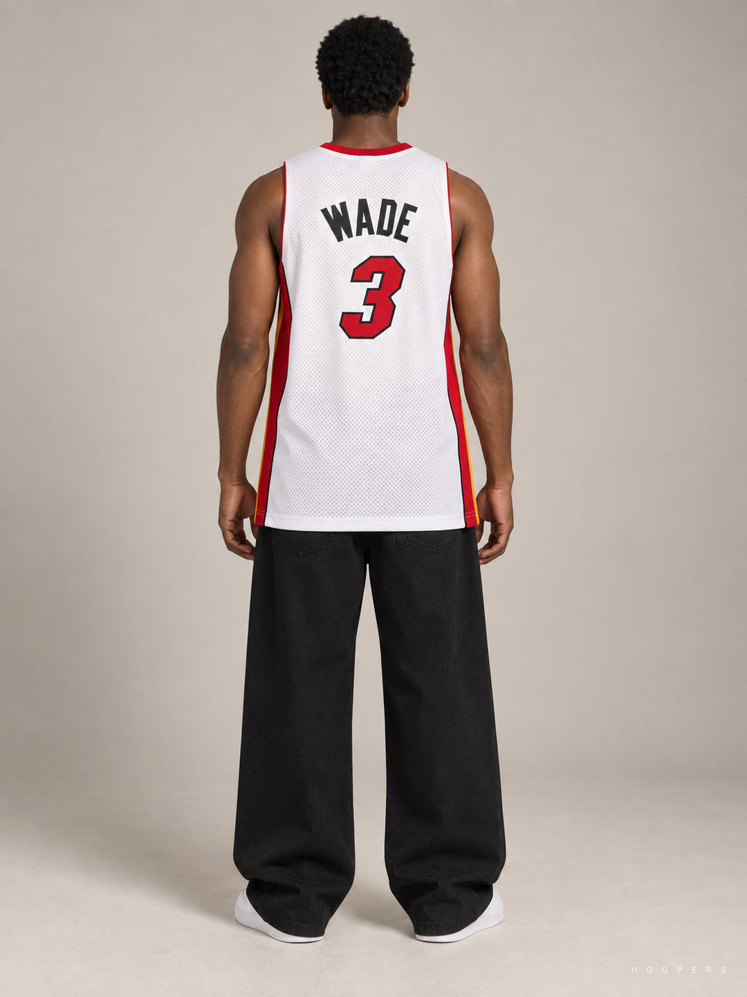 גופיית NBA דווין וויד מיאמי היט – לבן רטרו 2005/06 — מבט אחורי