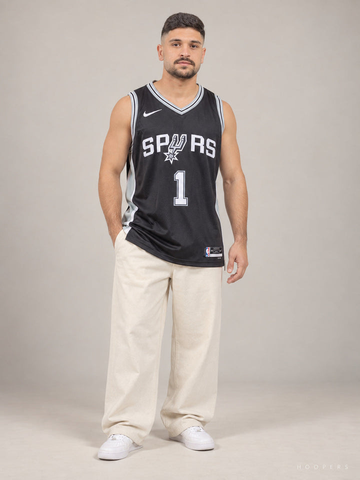 גופיית NBA ויקטור וומבניאמה סן אנטוניו ספרס – שחור — מבט קדמי