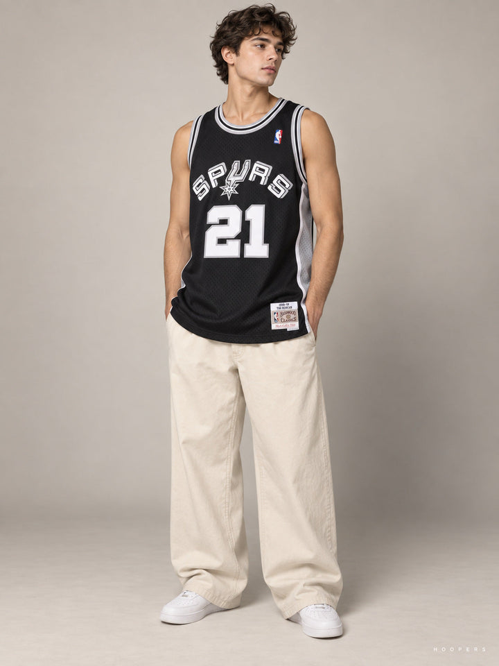 גופיית NBA טים דאנקן סן אנטוניו ספרס – שחור רטרו 1998/99 — מבט קדמי
