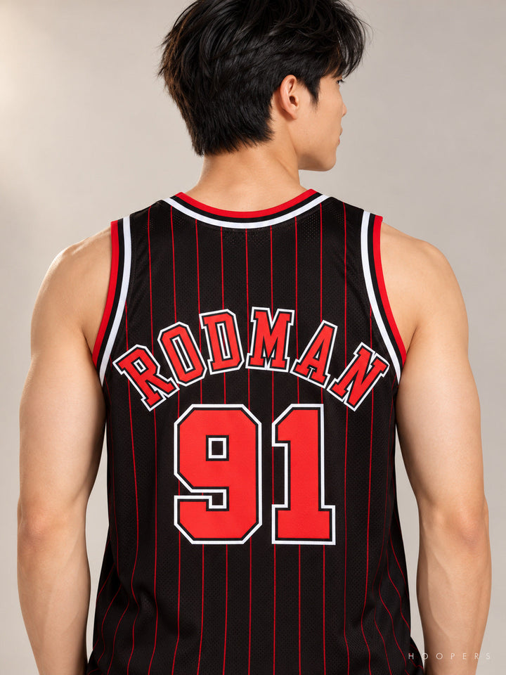 גופיית NBA דניס רודמן שיקגו בולס – שחור רטרו 1995/96 — תקריב גב