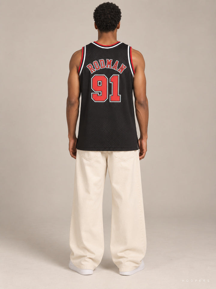 גופיית NBA דניס רודמן שיקגו בולס – שחור רטרו 1997/98 — מבט אחורי