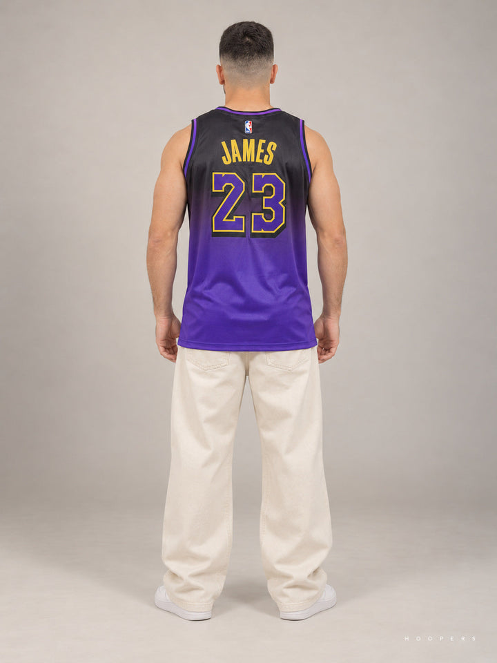 גופיית NBA לברון ג'יימס לוס אנג'לס לייקרס – סגול City Edition 24/25 — מבט אחורי