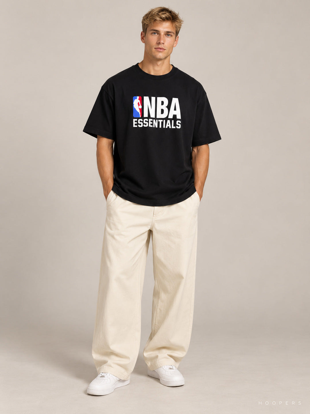 חולצת TEE NBA Essentials – שחור קלאסי Edition — מבט קדמי
