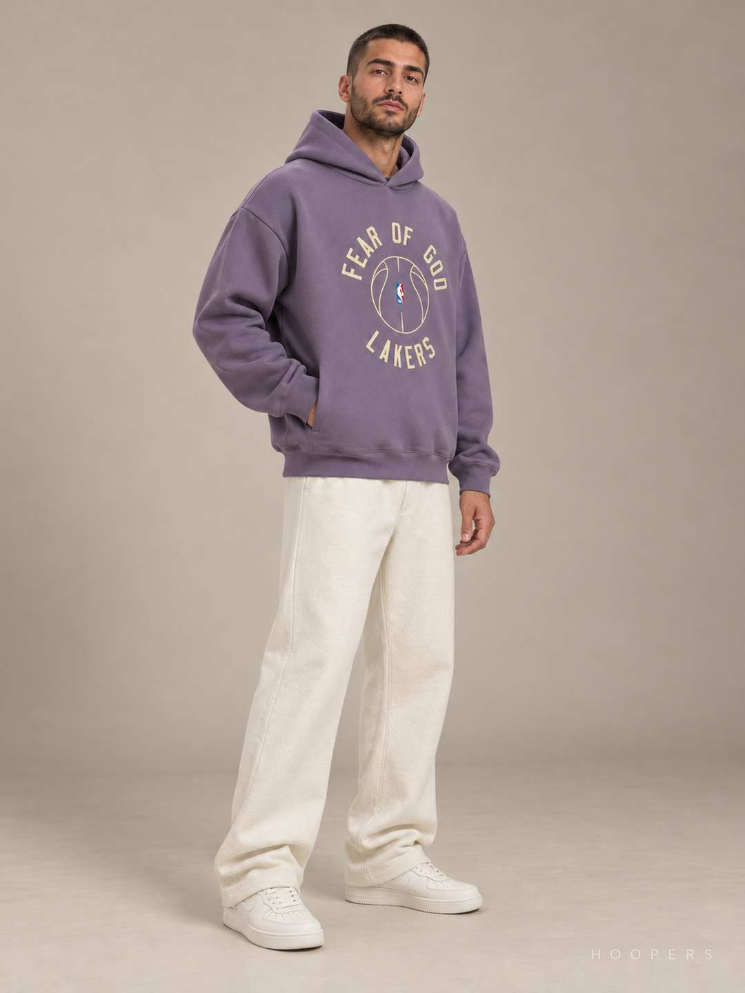 קפוצ'ון Fear of God Essentials x NBA – לוס אנג'לס לייקרס סגול – זווית