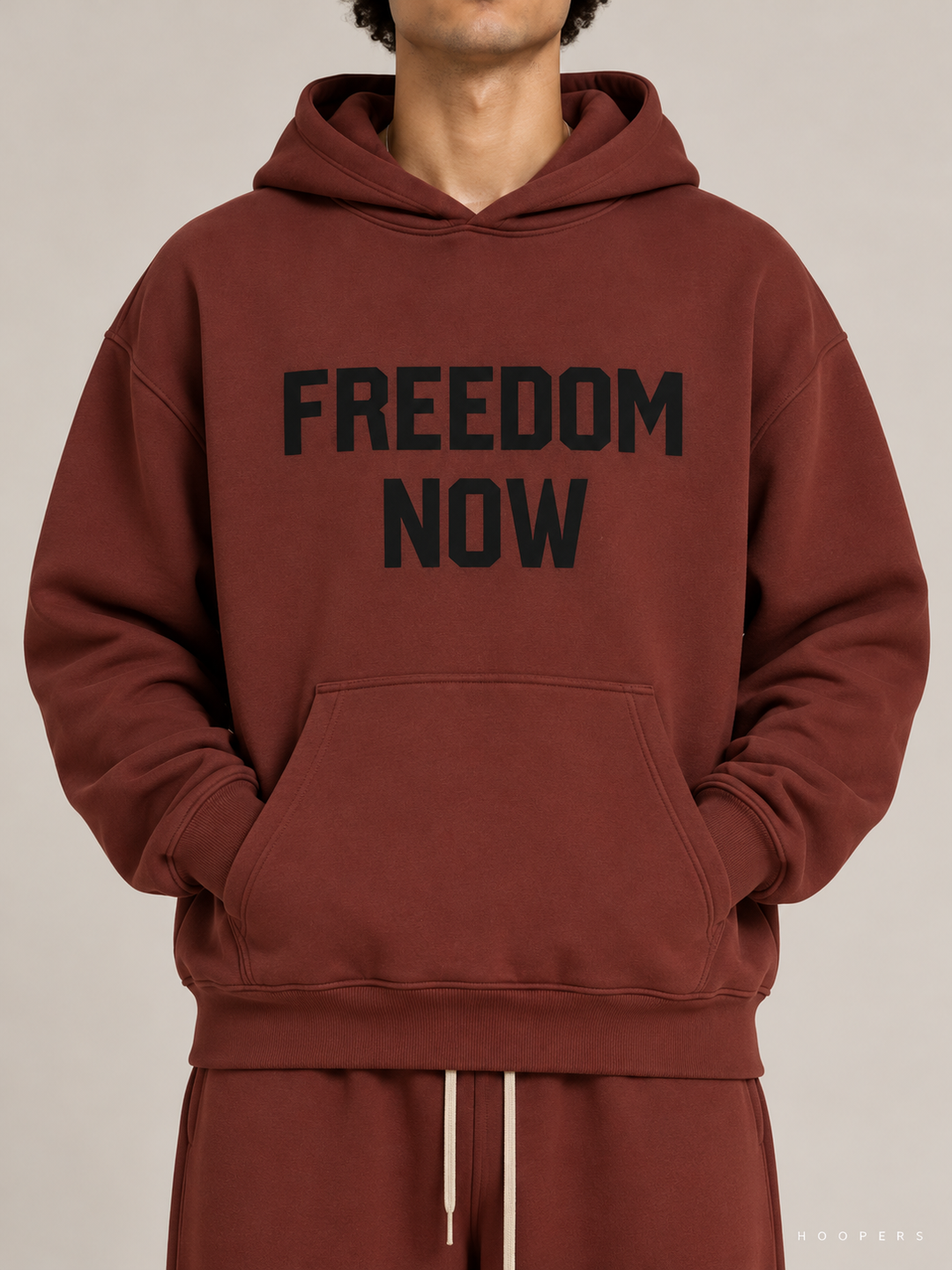 קפוצ'ון Fear of God Essentials – Freedom Now חום חלודה – תקריב
