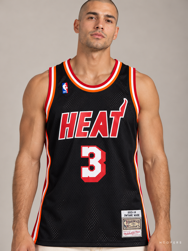 גופיית NBA דווין וויד מיאמי היט – שחור רטרו 2013/14 – תקריב חזית