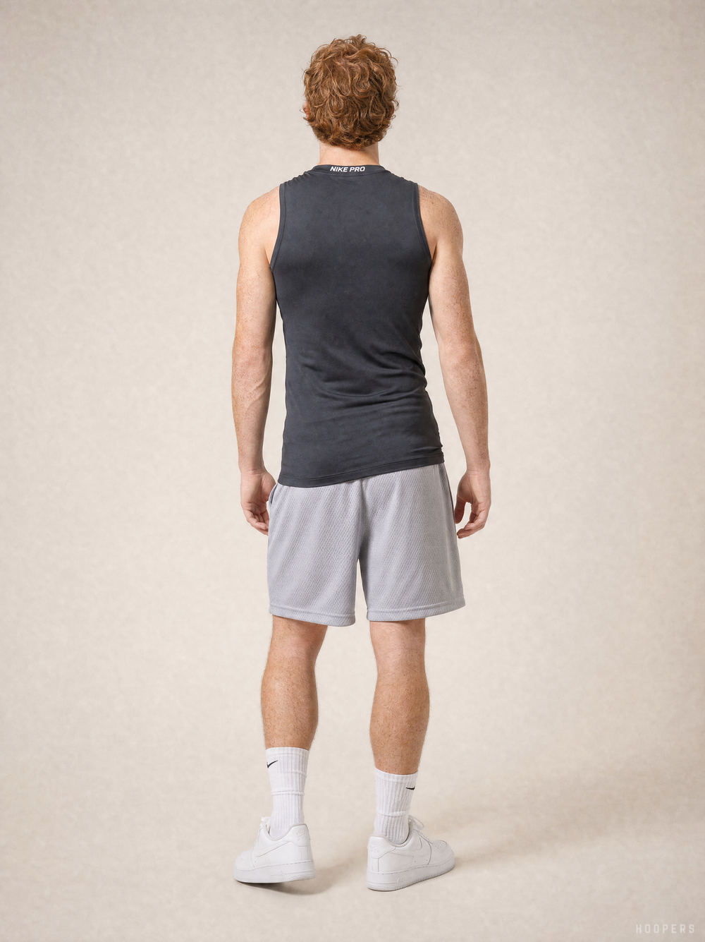 גופייה צמודה שחורה PRO – מבט אחורי | HOOPERS