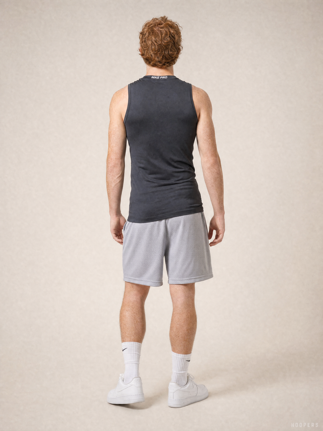 גופייה צמודה שחורה PRO – מבט אחורי | HOOPERS